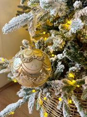 Gold Scalloped Bauble