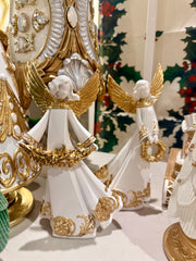 Angel with Gold Garland 22cm