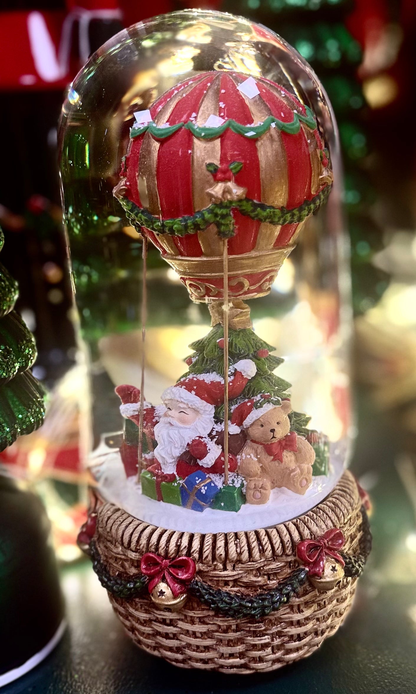 Hot Air Balloon Snow Globe 23cm